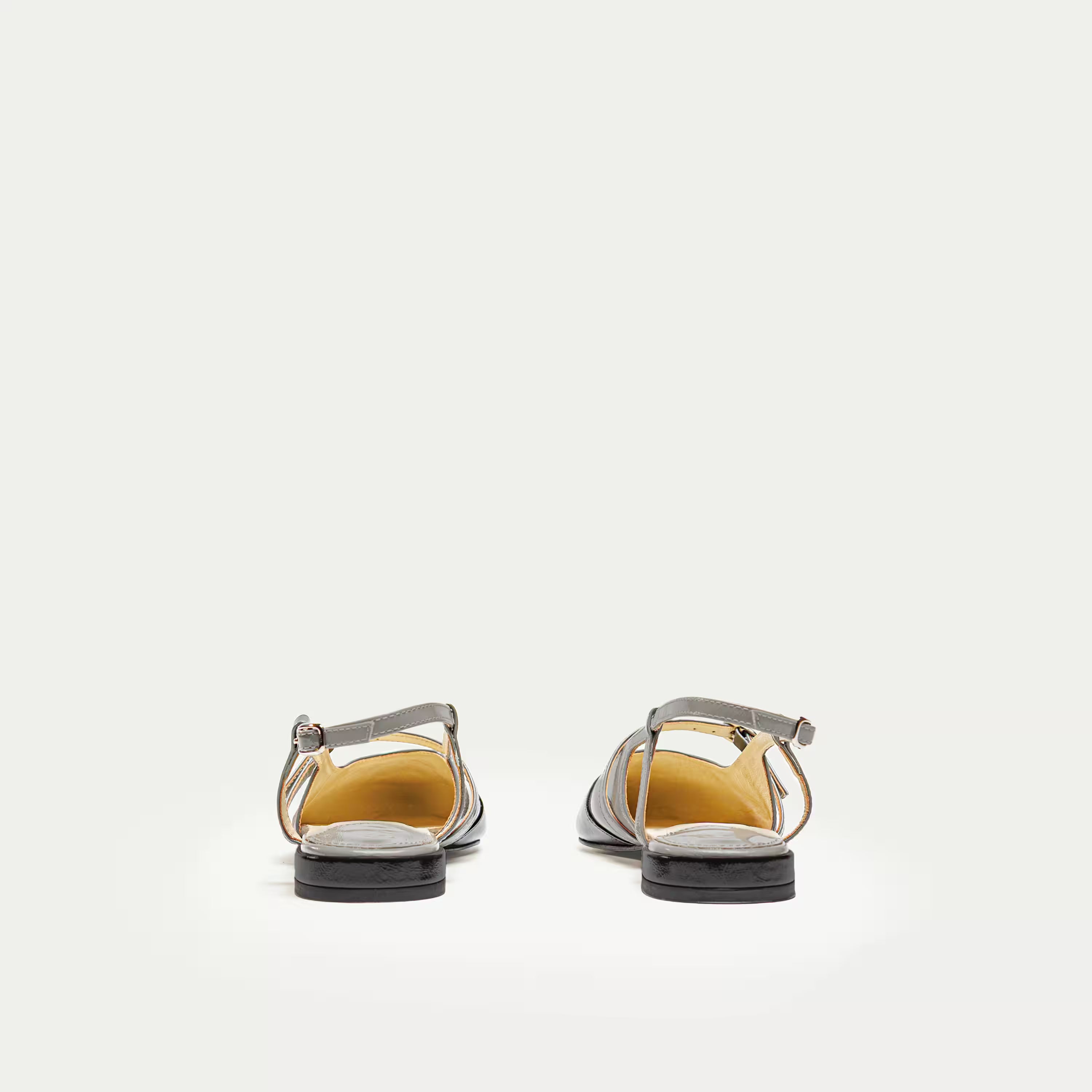 HUHUA Nora leather pumps back view Sky