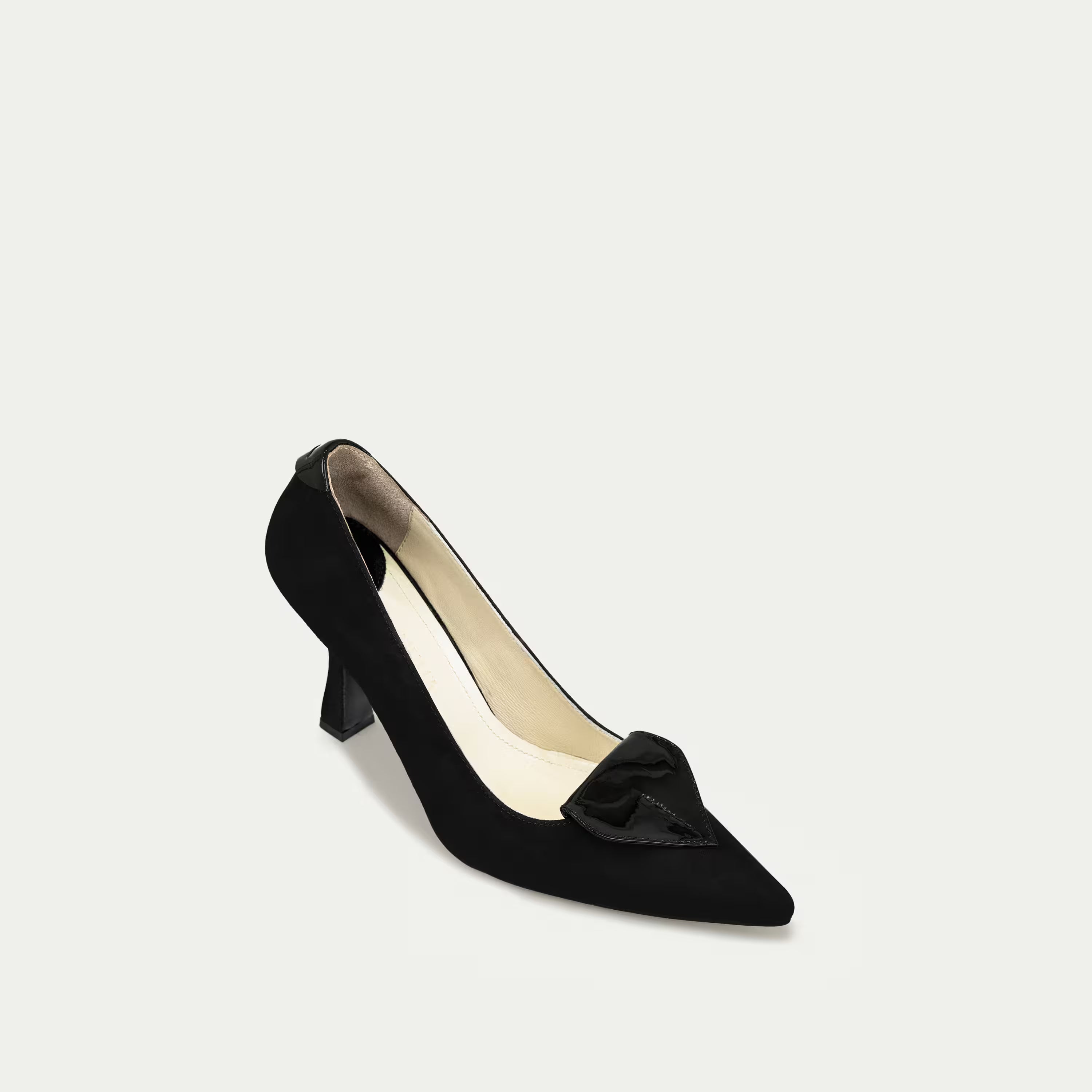 HUHUA ROUGE handcrafted women's leather pumps 3/4 view Onyx